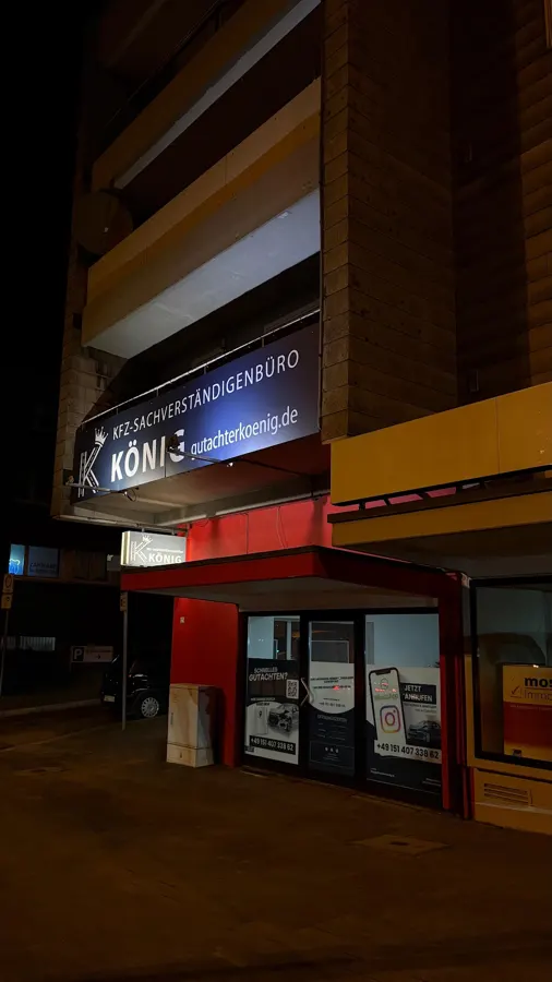 Sachverständigenbüro König bei Nacht – 24/7 erreichbar